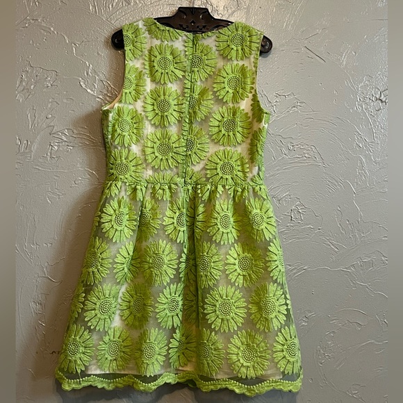 Patterned Green Mod Mini Dress - Picture 3 of 4